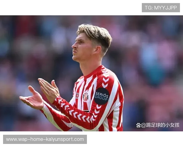 桑德兰主场状态起伏对阵埃弗顿双方力求三分稳定局面 桑德兰主场状态起伏对阵埃弗顿双方力求三分稳定局面