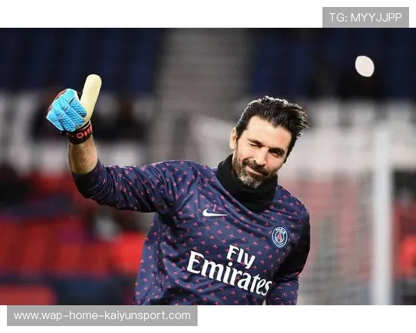 传奇门将退役仪式感人,球迷泪洒现场 传奇门将退役仪式感人,球迷泪洒现场