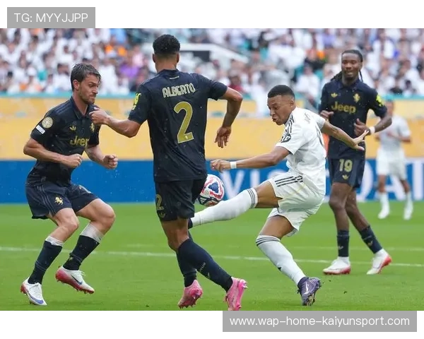 姆巴佩社媒暗示签名照被造假，版权风波起