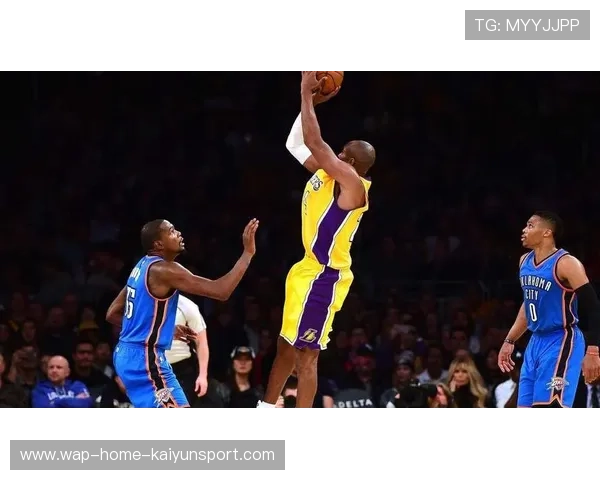 NBA后仰跳投姿势太美，粉丝截图当壁纸